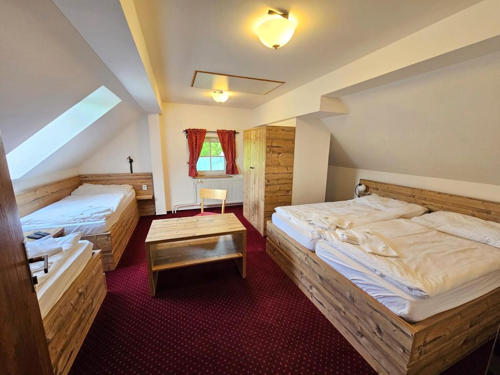 Hotel Konsel Říčky Екстериор снимка