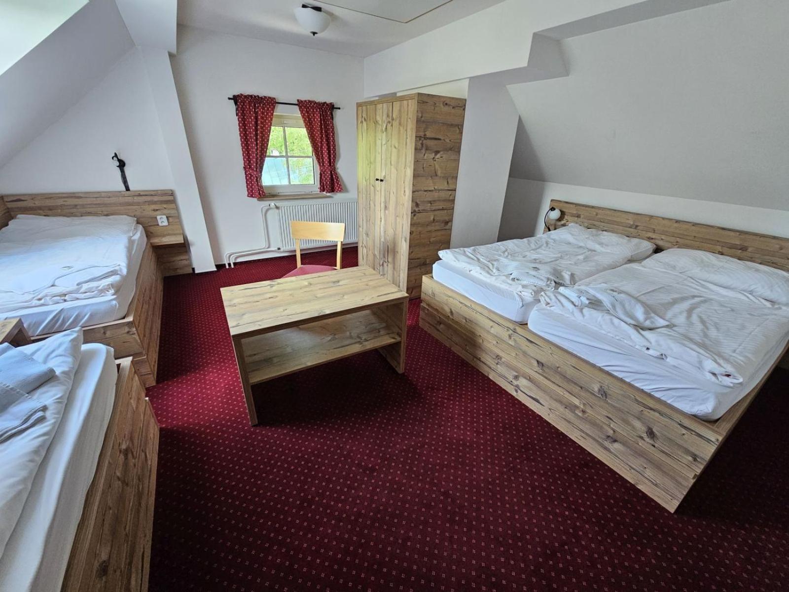 Hotel Konsel Říčky Екстериор снимка