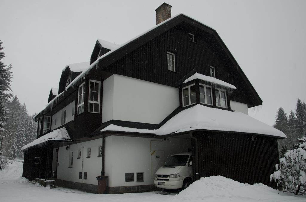 Hotel Konsel Říčky Екстериор снимка