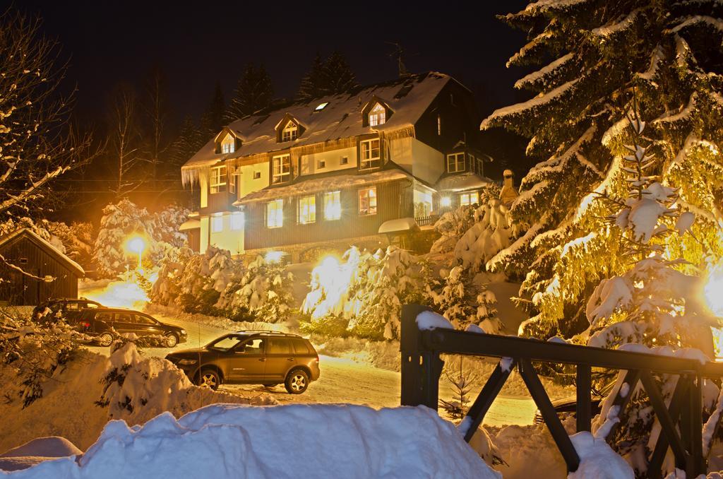 Hotel Konsel Říčky Екстериор снимка