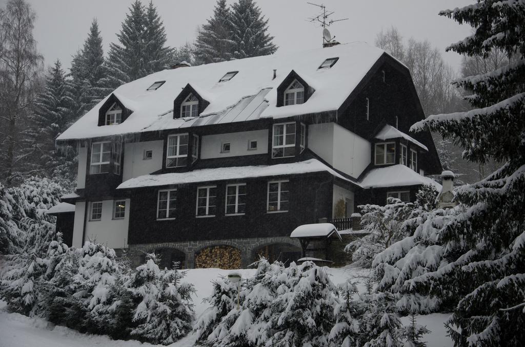 Hotel Konsel Říčky Екстериор снимка