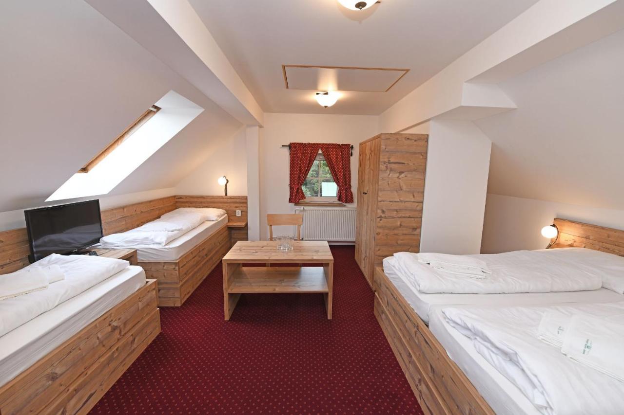 Hotel Konsel Říčky Екстериор снимка